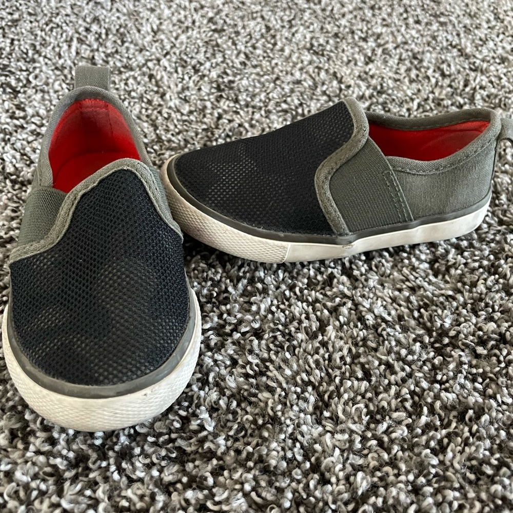 Size 6 toddler boy shoes